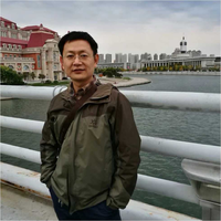 董振江
