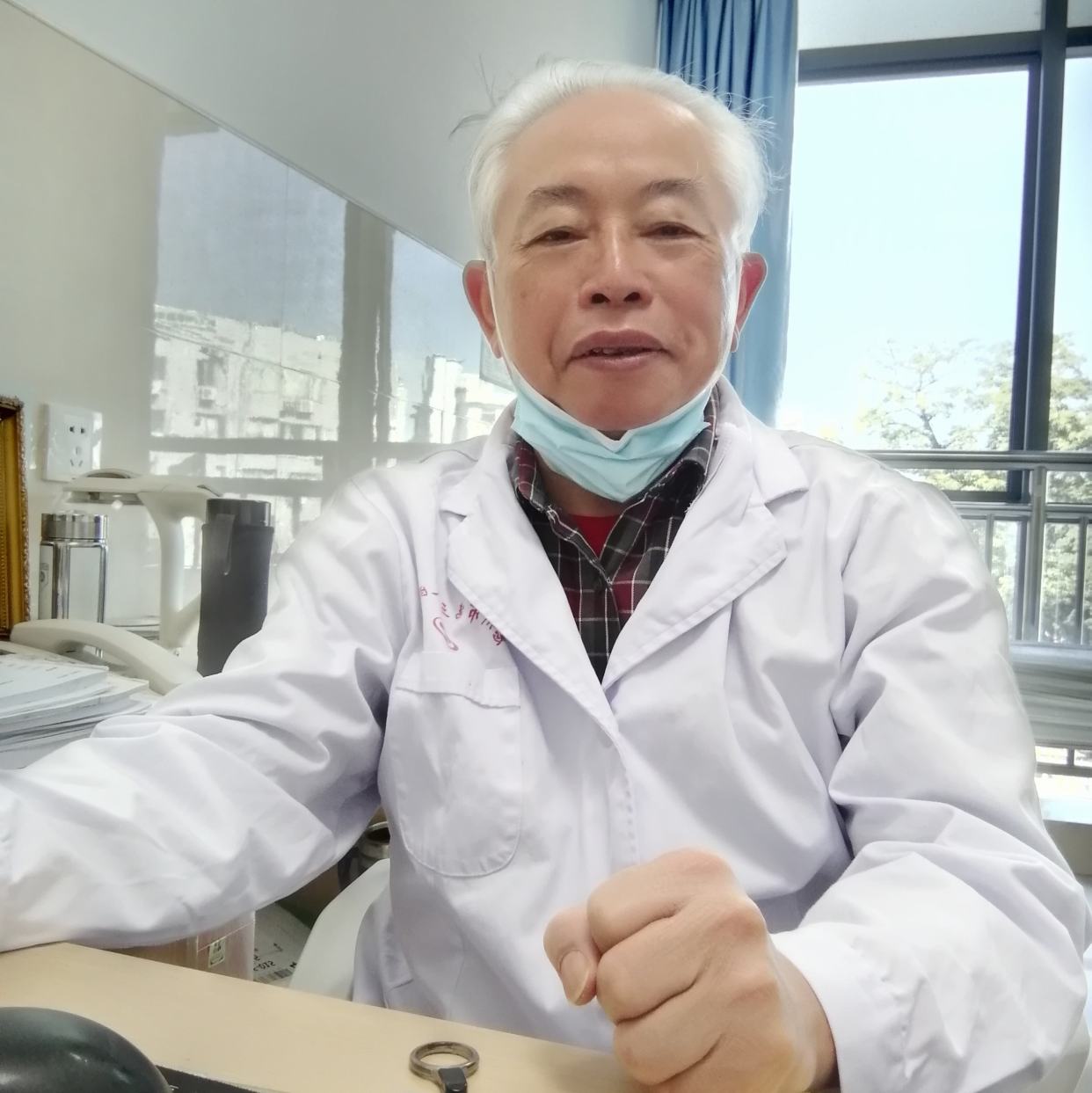 黄时浩