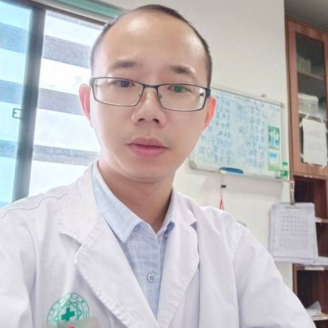 何创