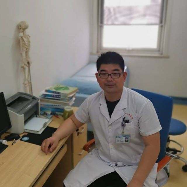 靳刚