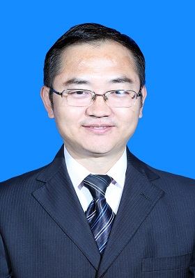 李万东