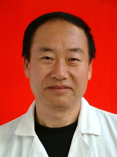 张伏群