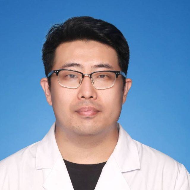王堃