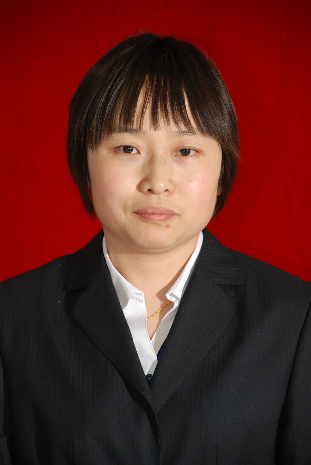申艳