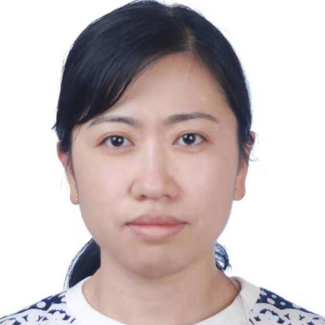 贺潇月