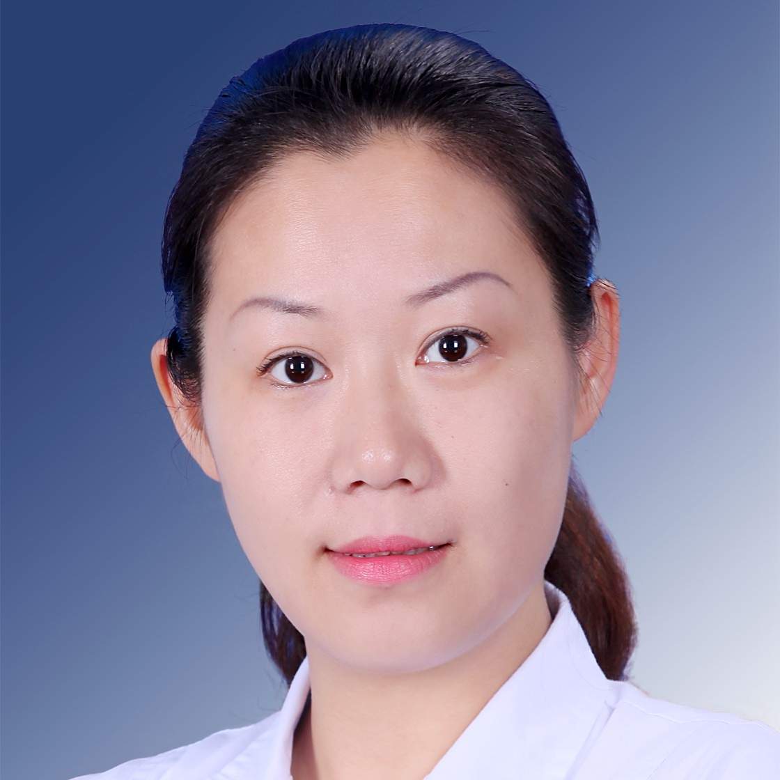 龙小莉