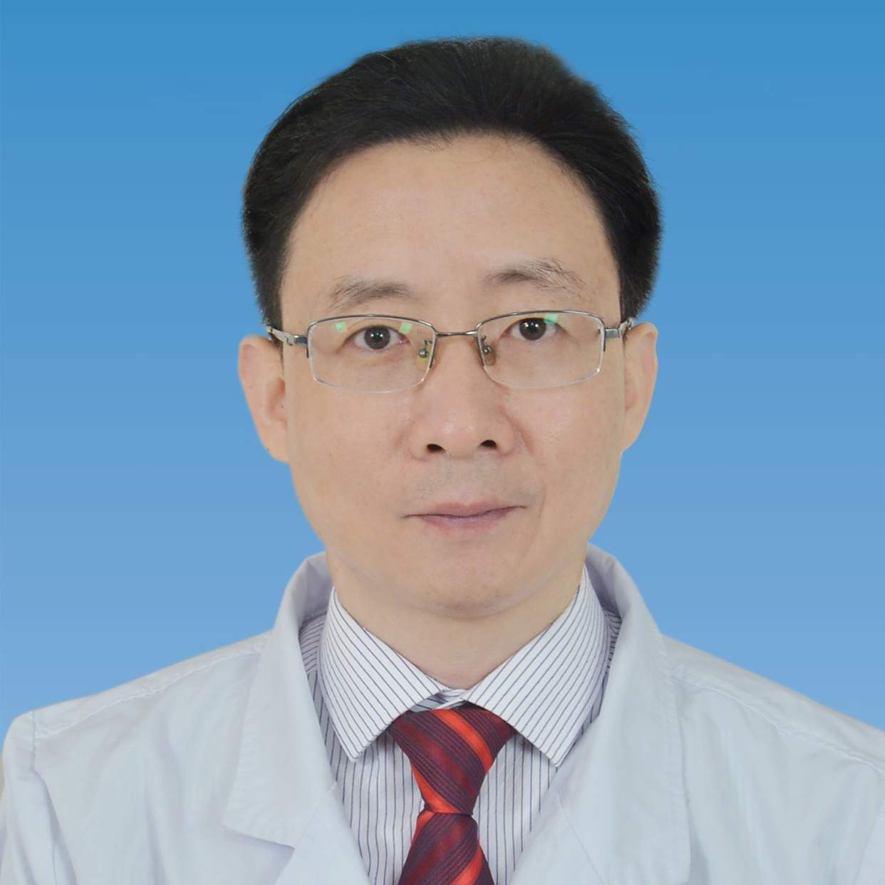 王彤