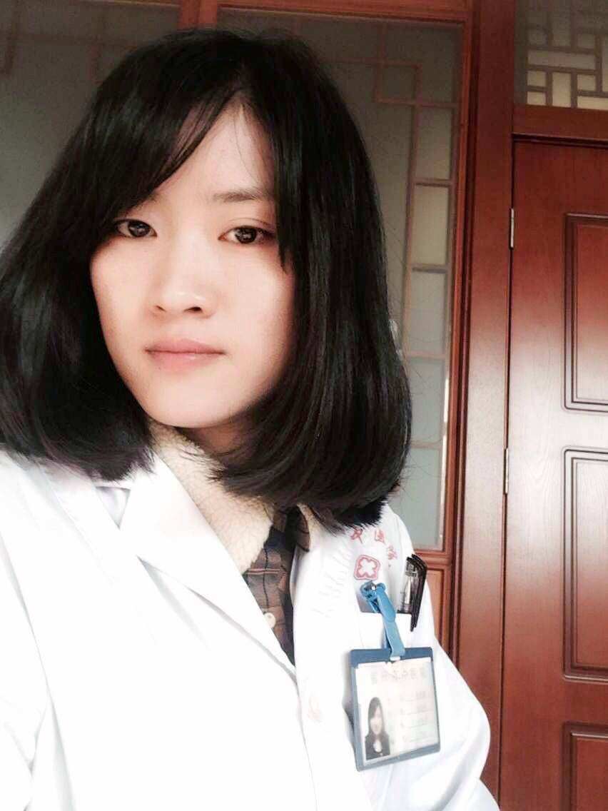 黄依娜