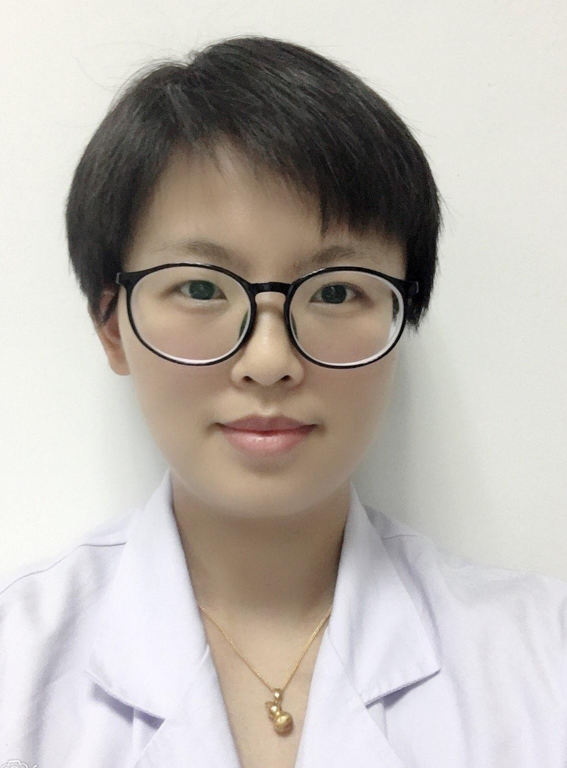 吕云霞