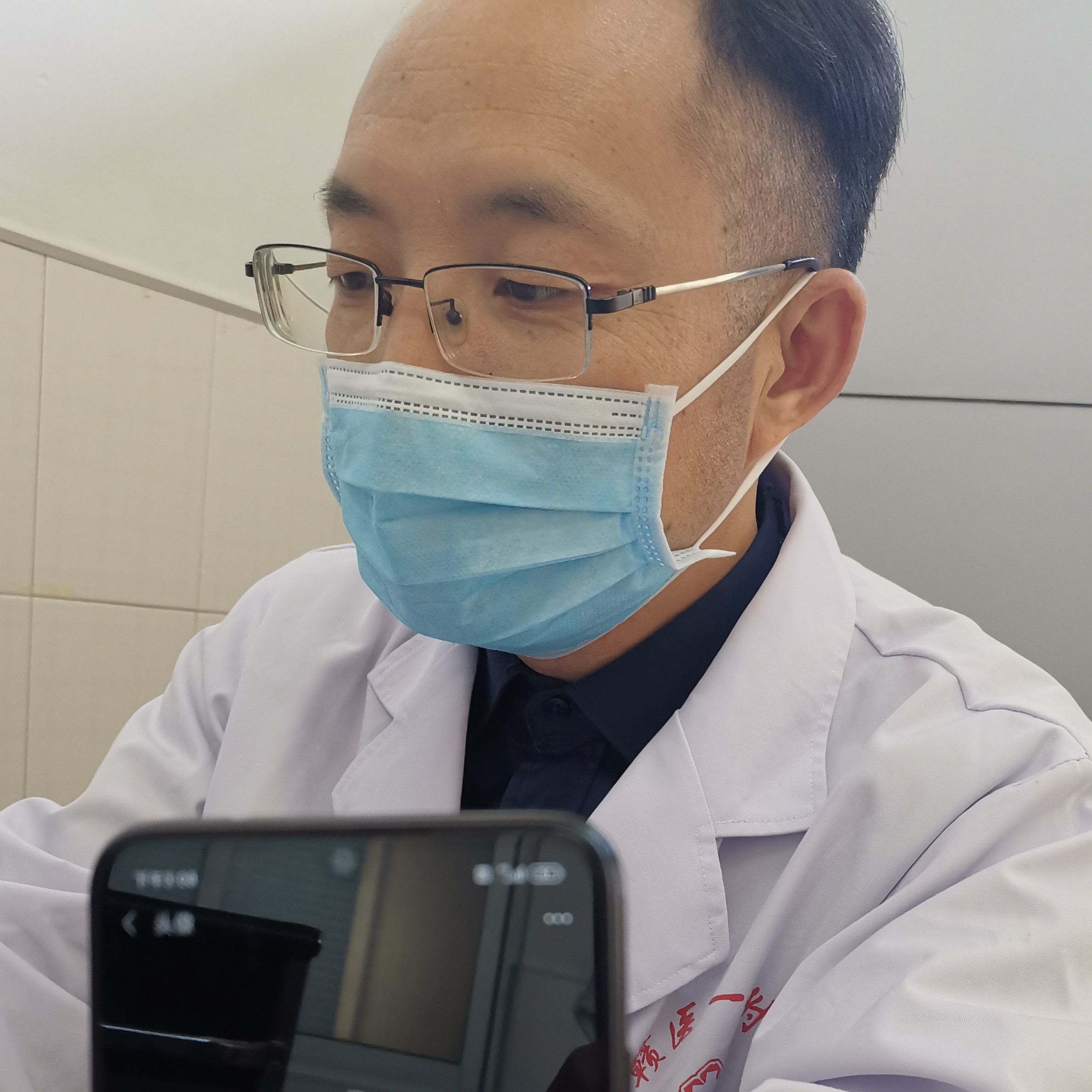 關于贛南醫學院附屬醫院代掛專家號，預約成功再收費的信息