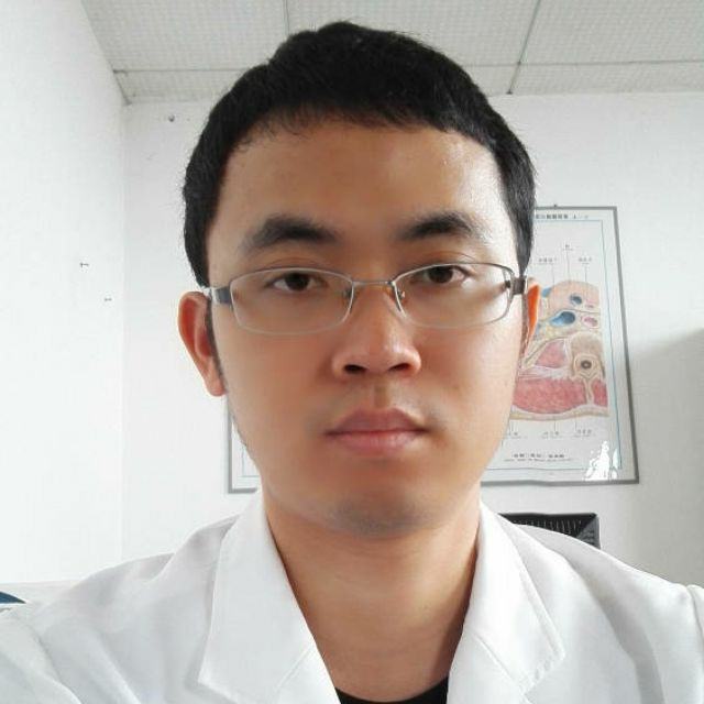 黄坚成